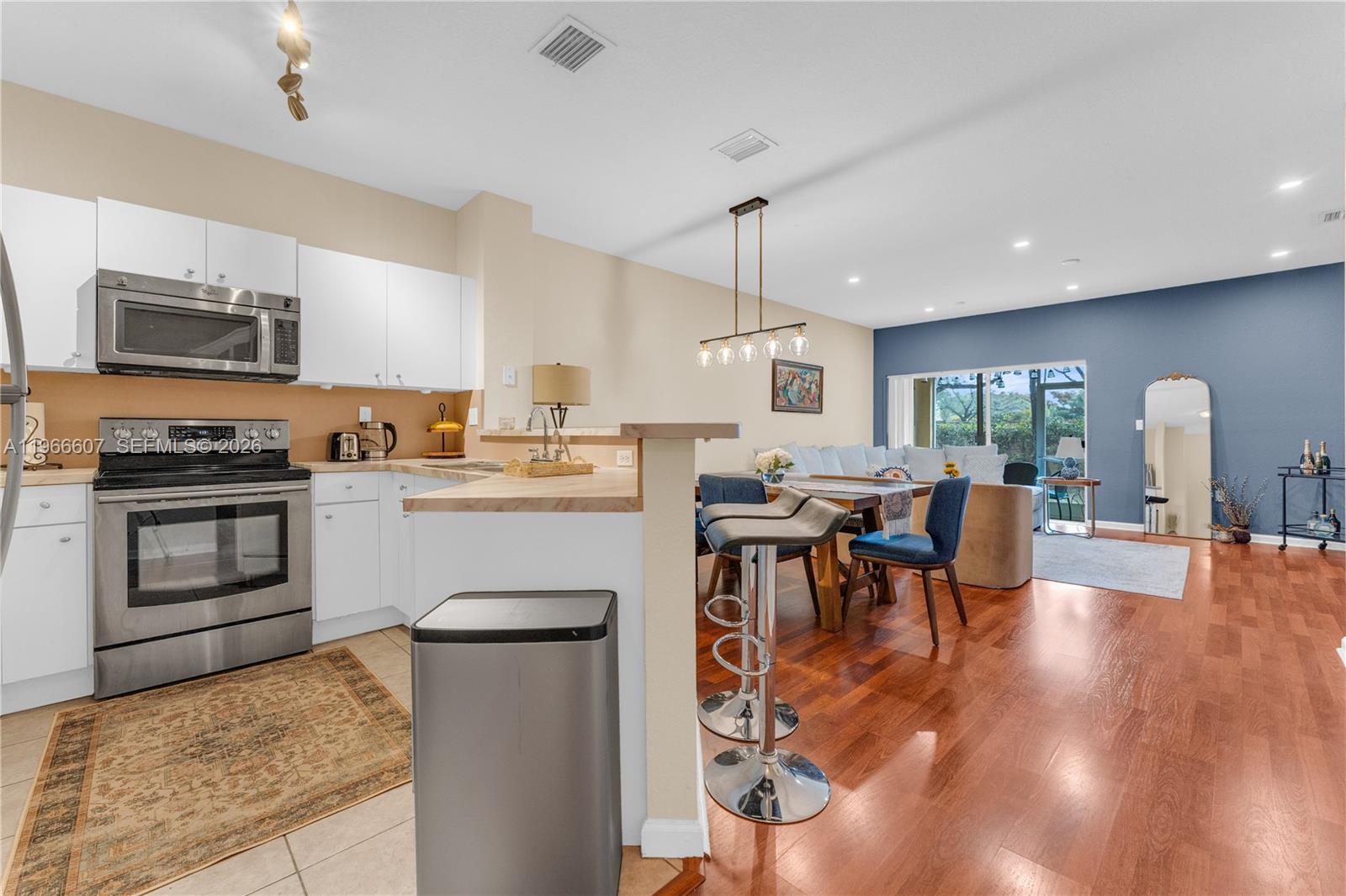 8844 S Isles Cir # 0