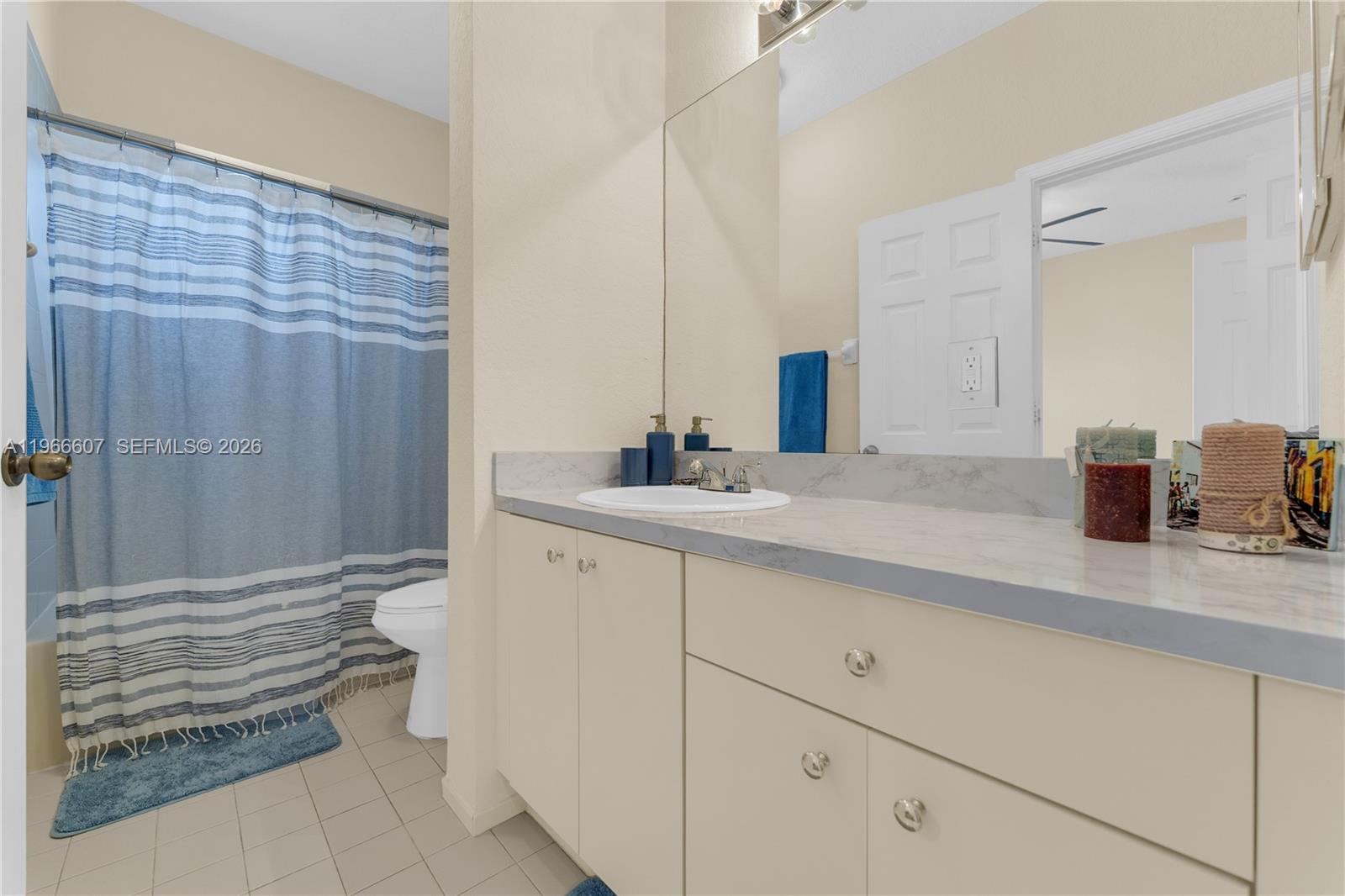 8844 S Isles Cir # 0