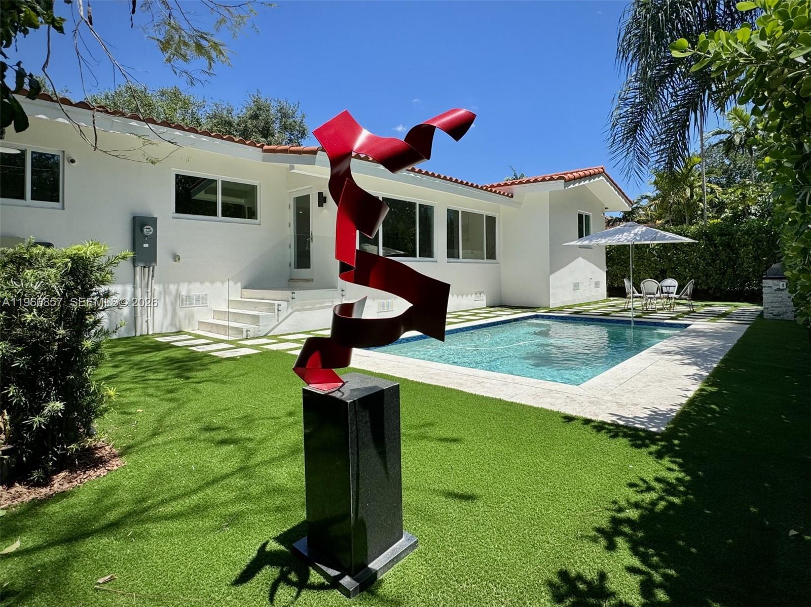 920 Alava Ave