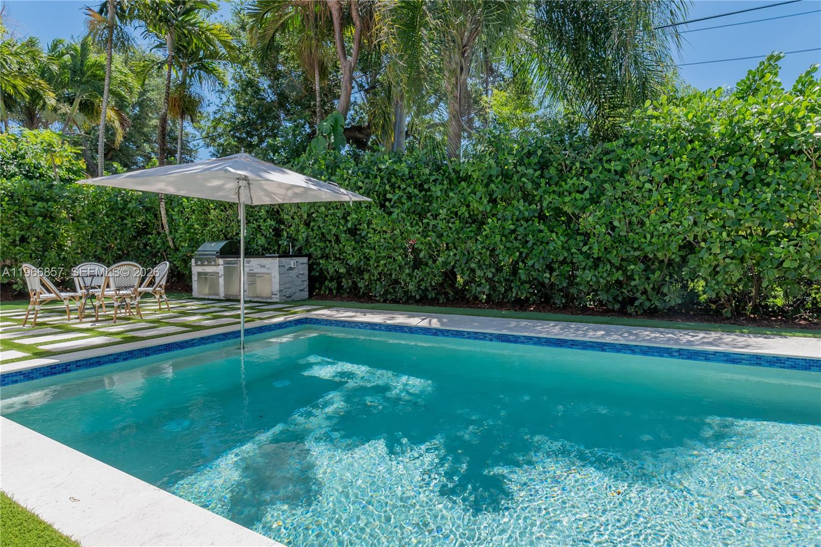920 Alava Ave