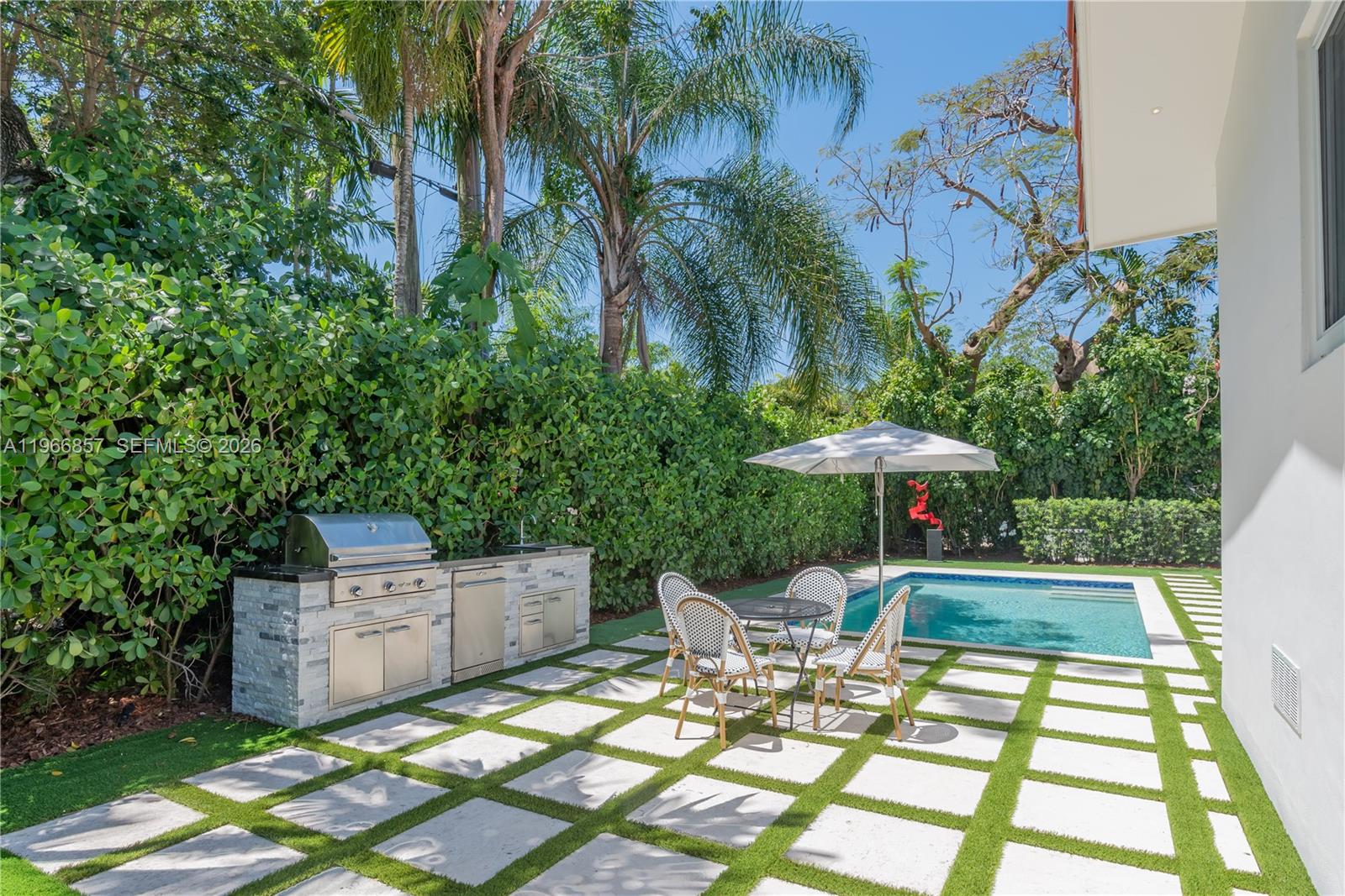 920 Alava Ave