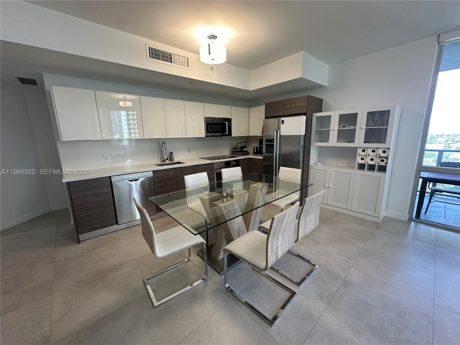 1010 SW 2nd Ave # 1208