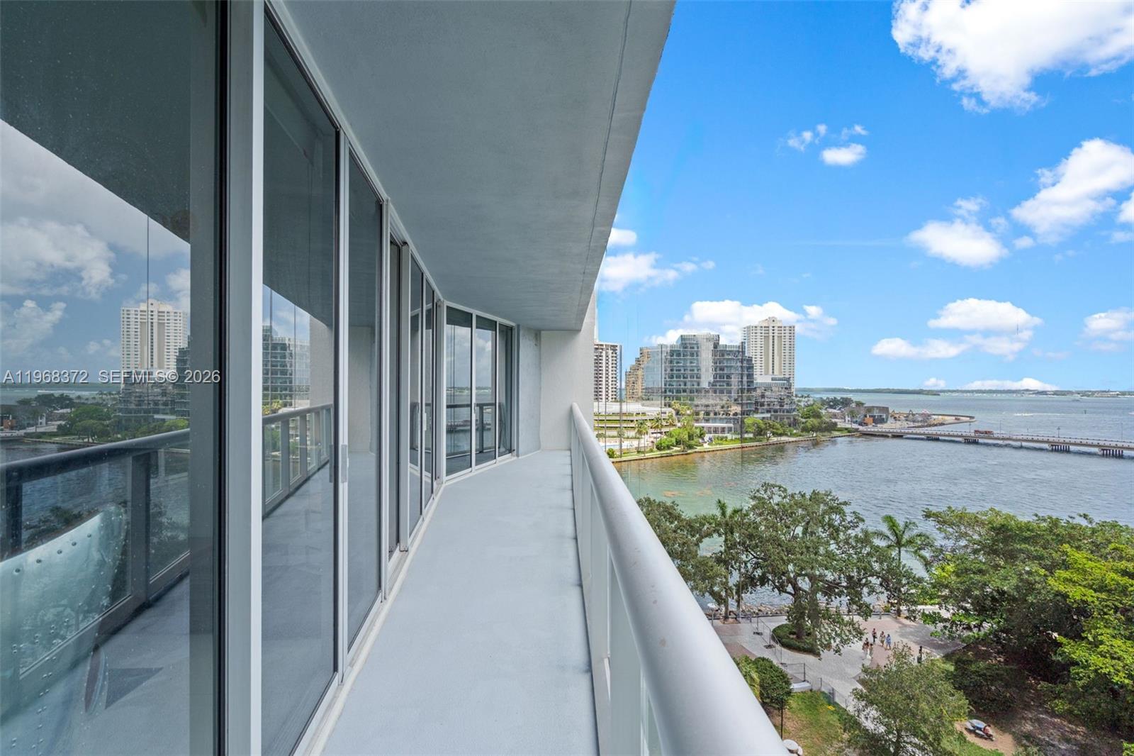 495 Brickell Ave # 905
