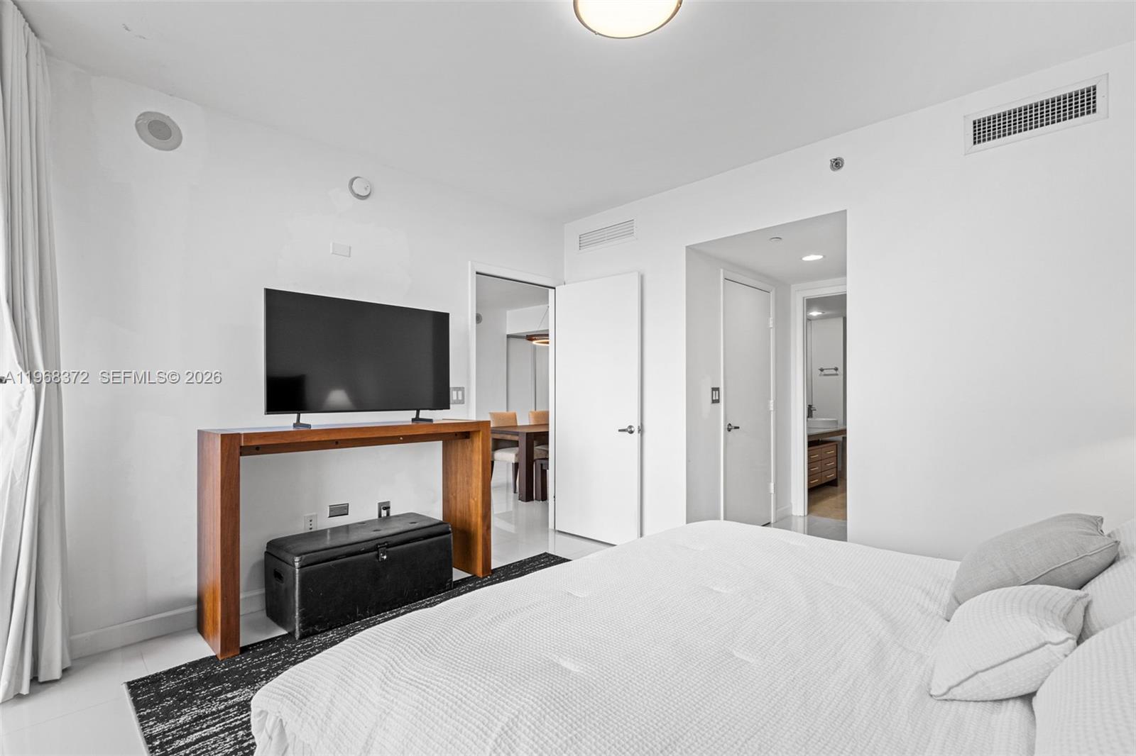 495 Brickell Ave # 905