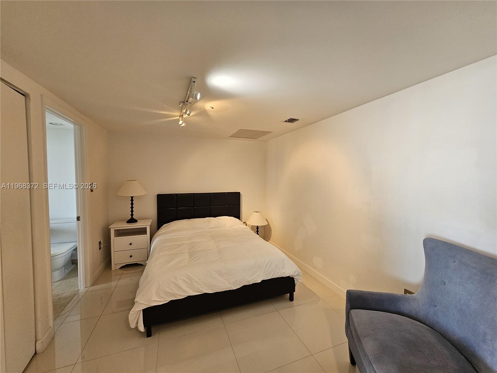 495 Brickell Ave # 905