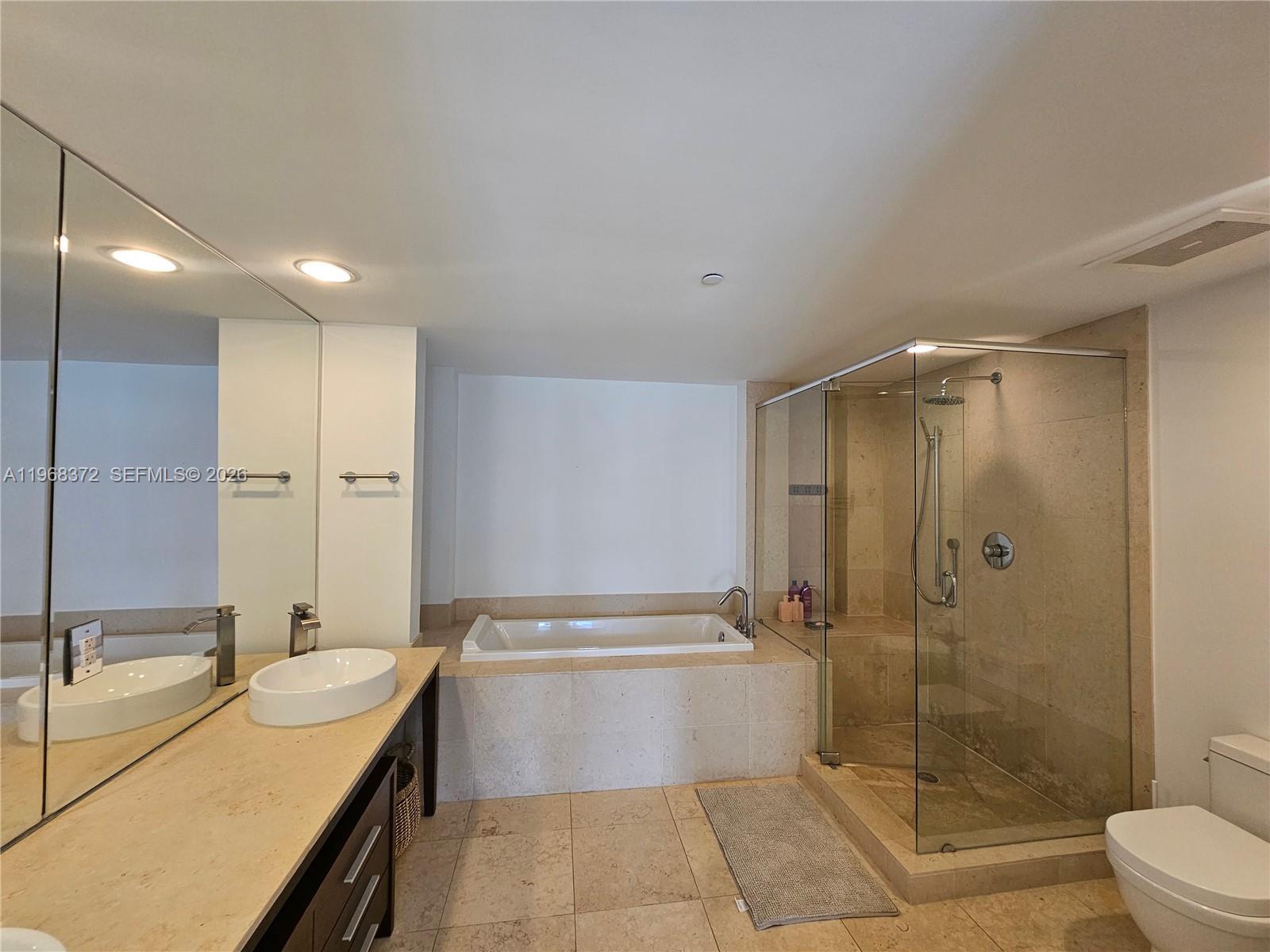 495 Brickell Ave # 905