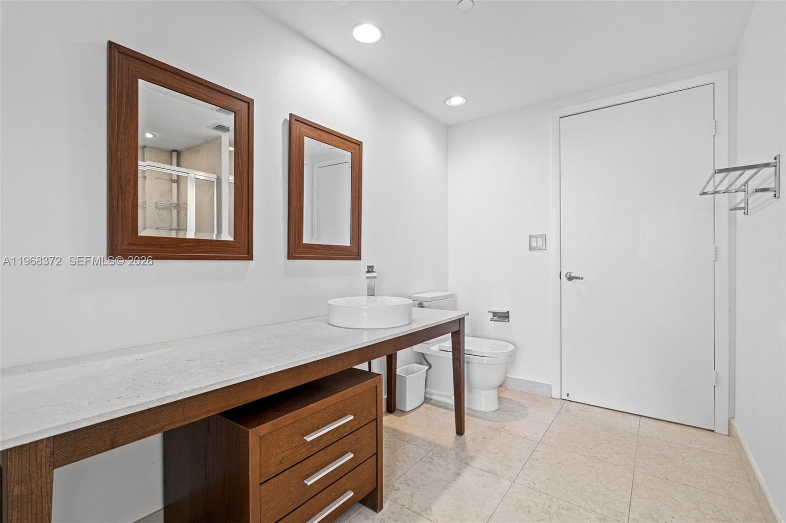 495 Brickell Ave # 905