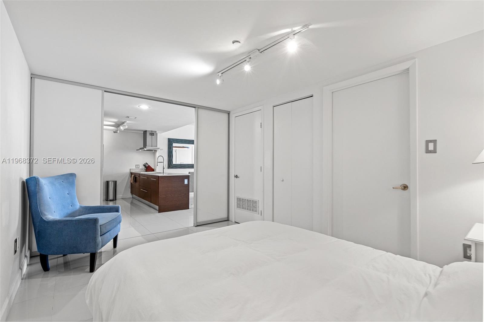 495 Brickell Ave # 905