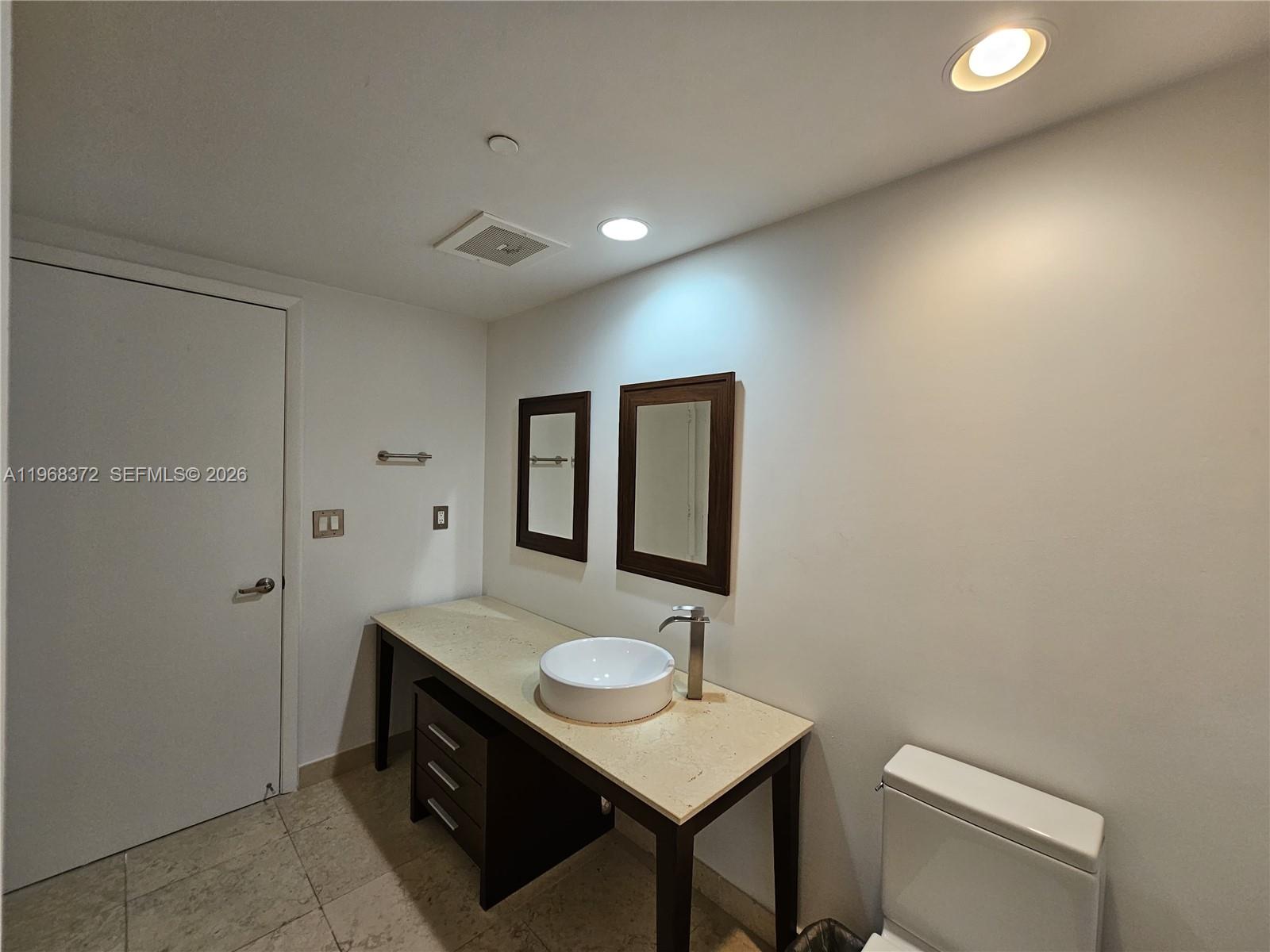 495 Brickell Ave # 905