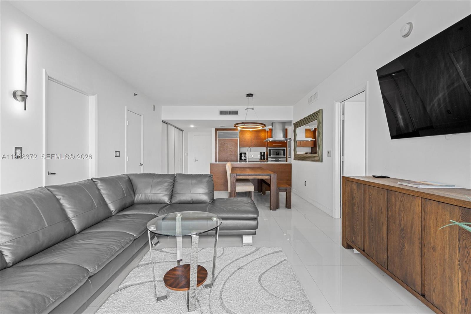 495 Brickell Ave # 905