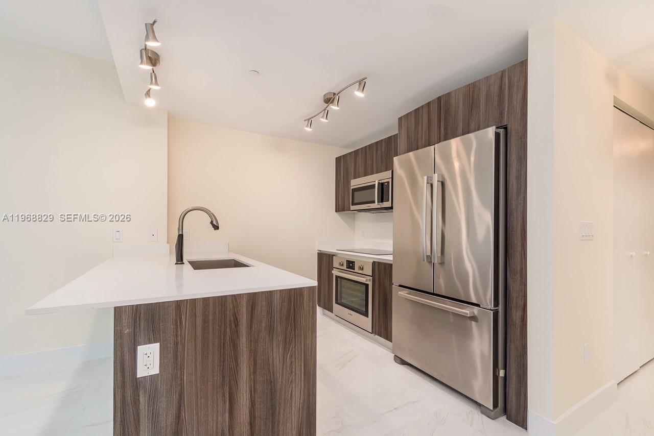 488 NE 18 Street # 1604