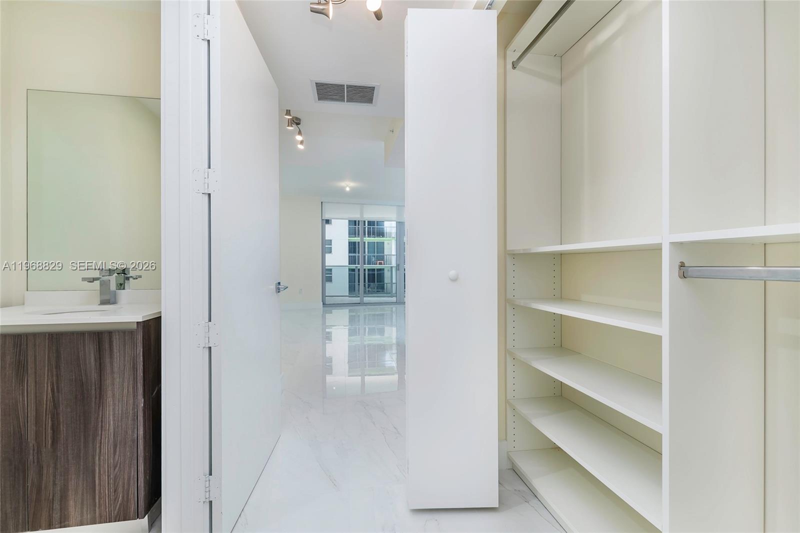 488 NE 18 Street # 1604