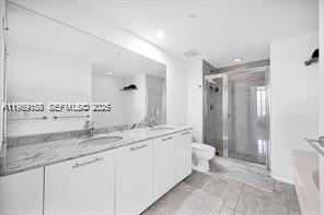 950 Brickell Bay Dr # 3605