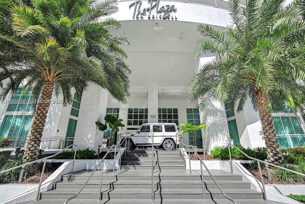 950 Brickell Bay Dr # 3605