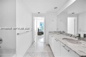 950 Brickell Bay Dr # 3605