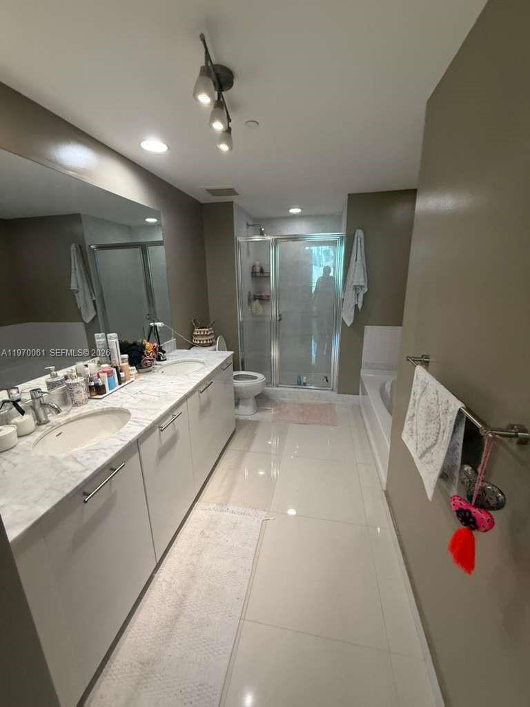 950 Brickell Bay Dr # 1505