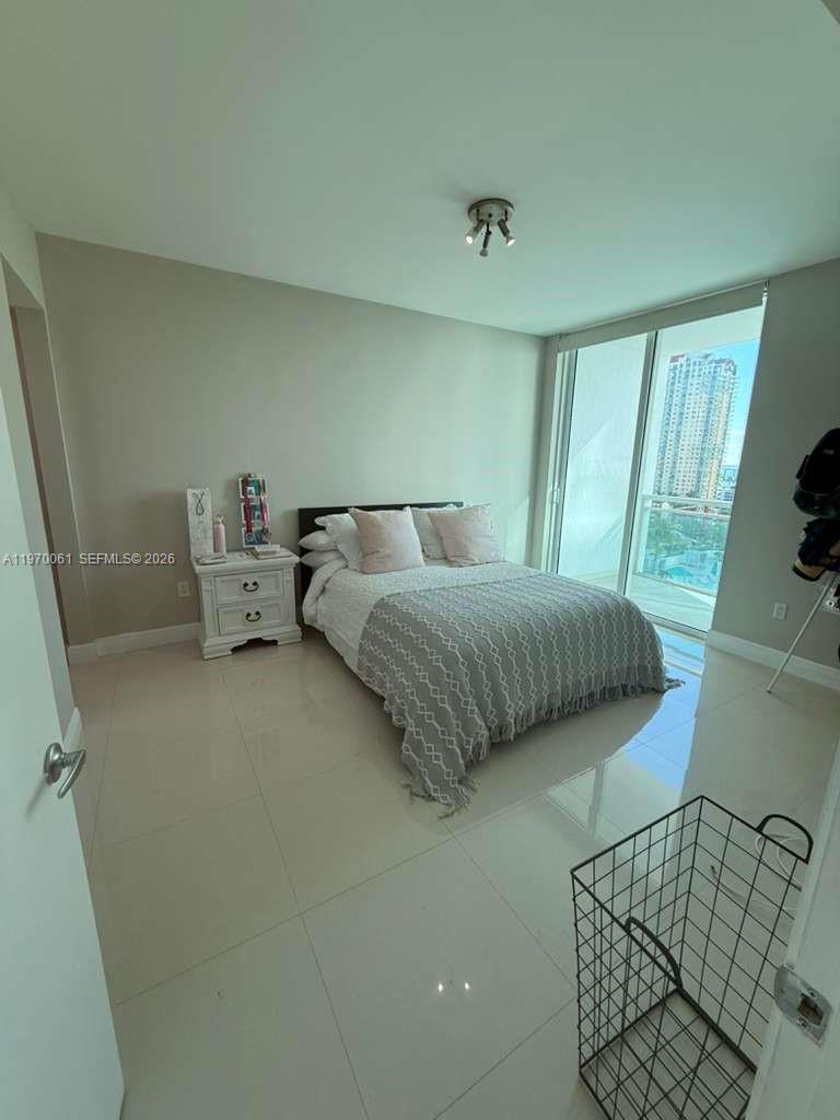 950 Brickell Bay Dr # 1505