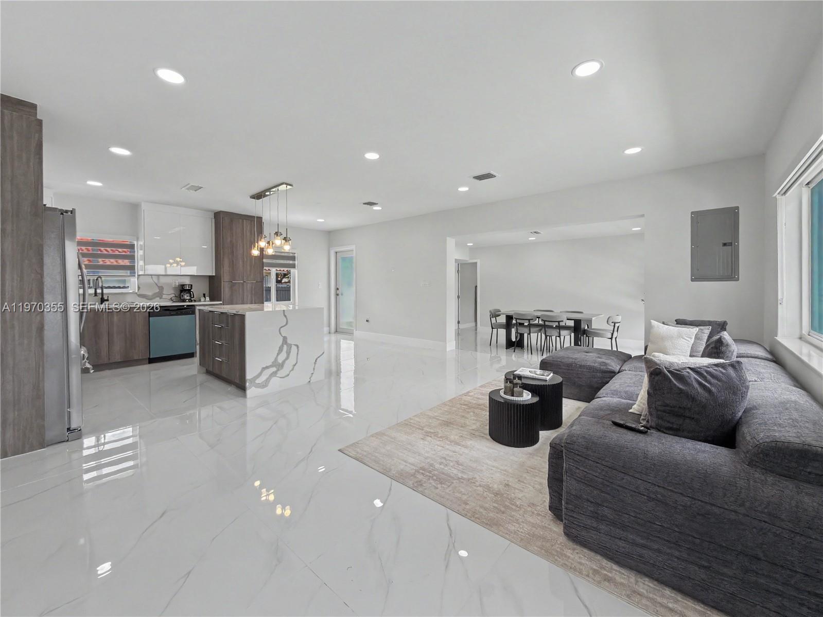 1530 SW 24th Ave