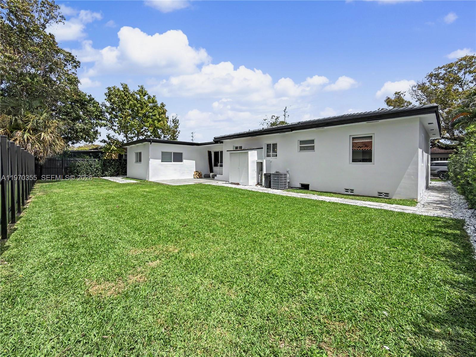 1530 SW 24th Ave