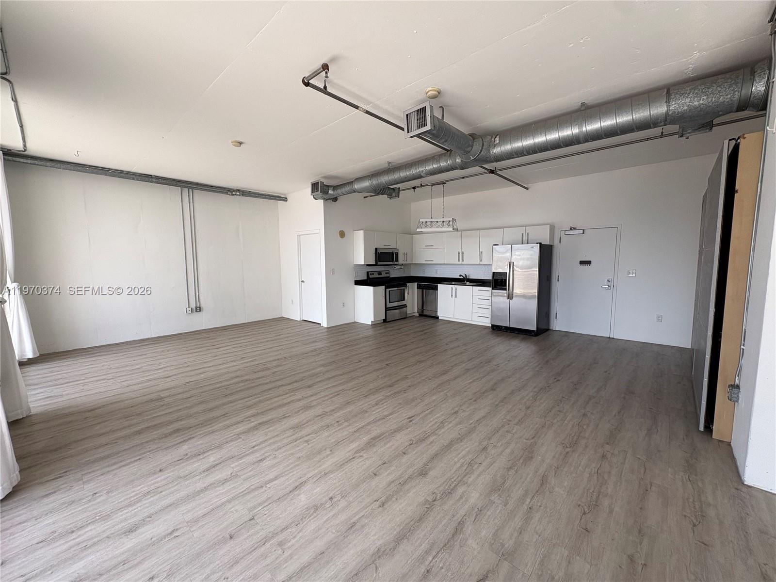 444 NE 30th St # 906