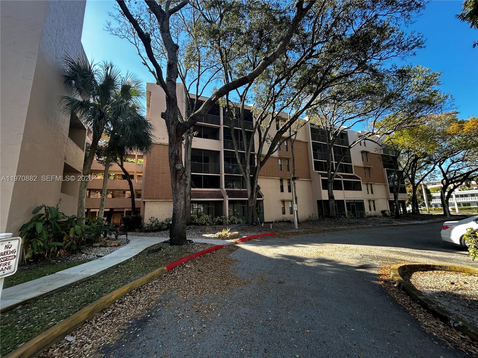 6800 Cypress Rd # 207