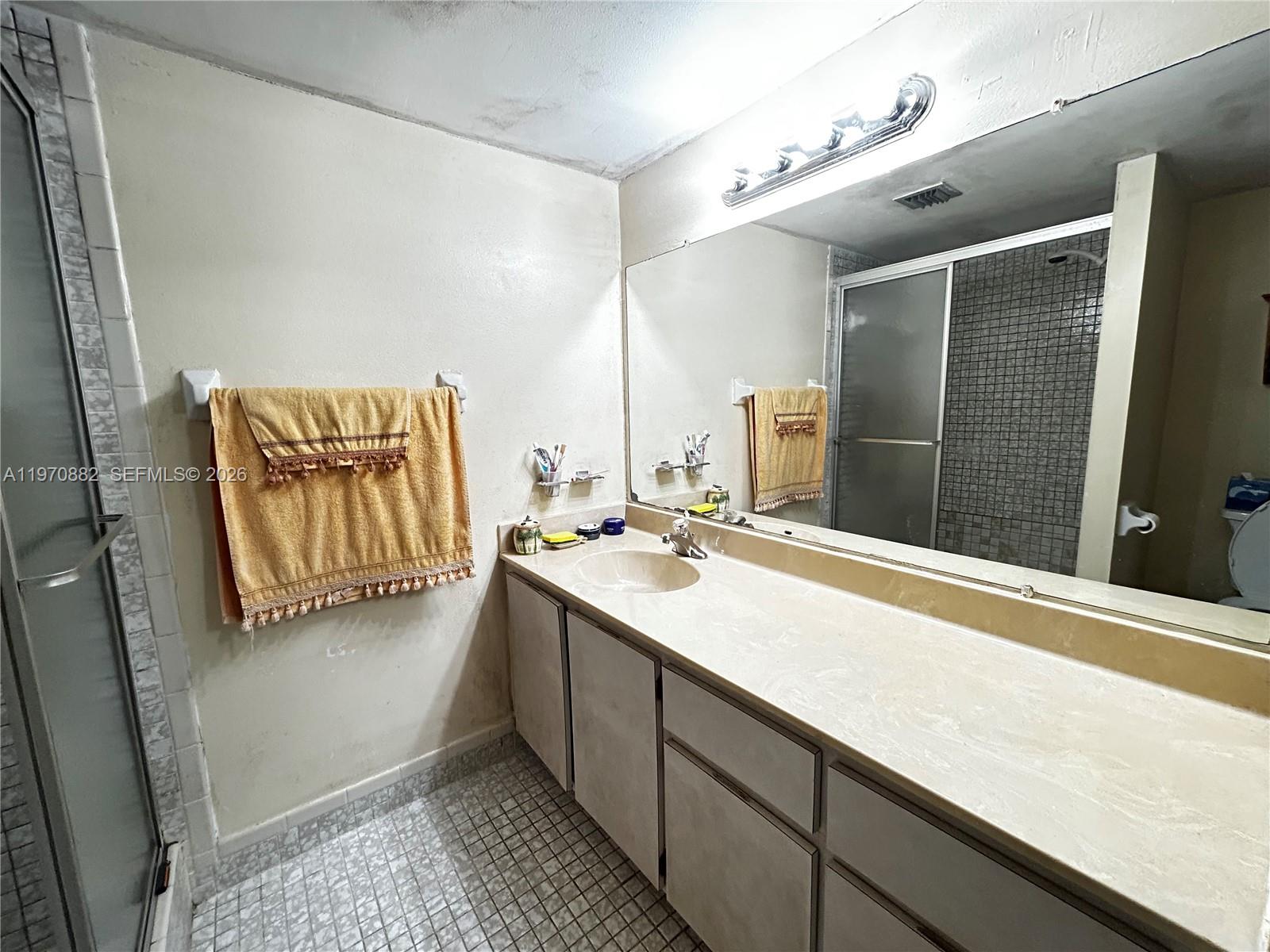 6800 Cypress Rd # 207