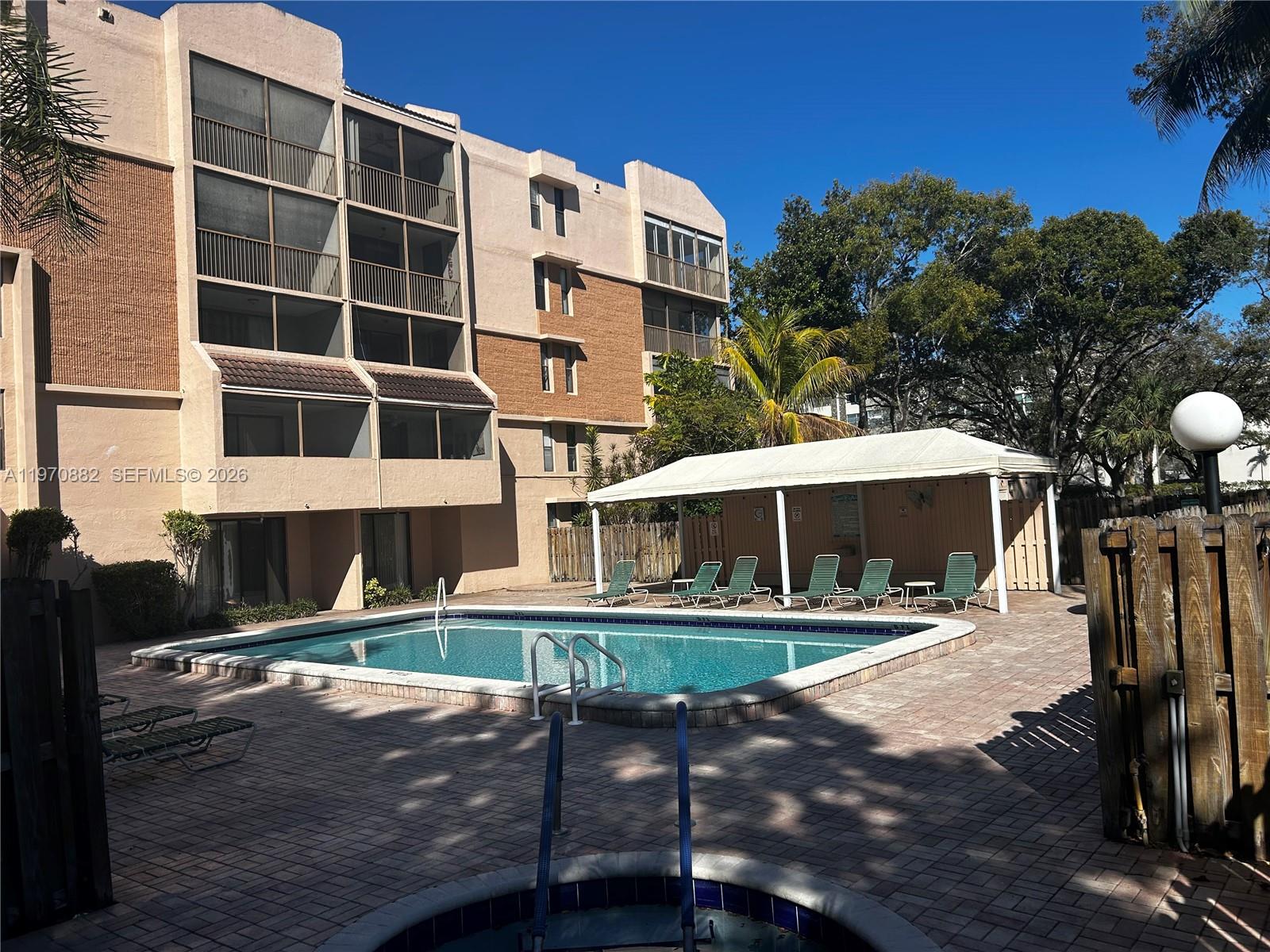 6800 Cypress Rd # 207