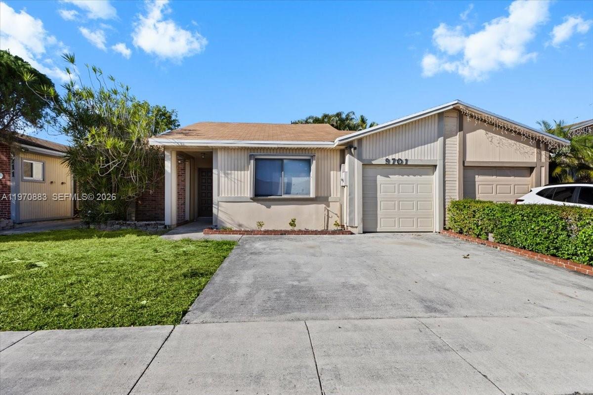 9701 W Daffodil Ln # 9701