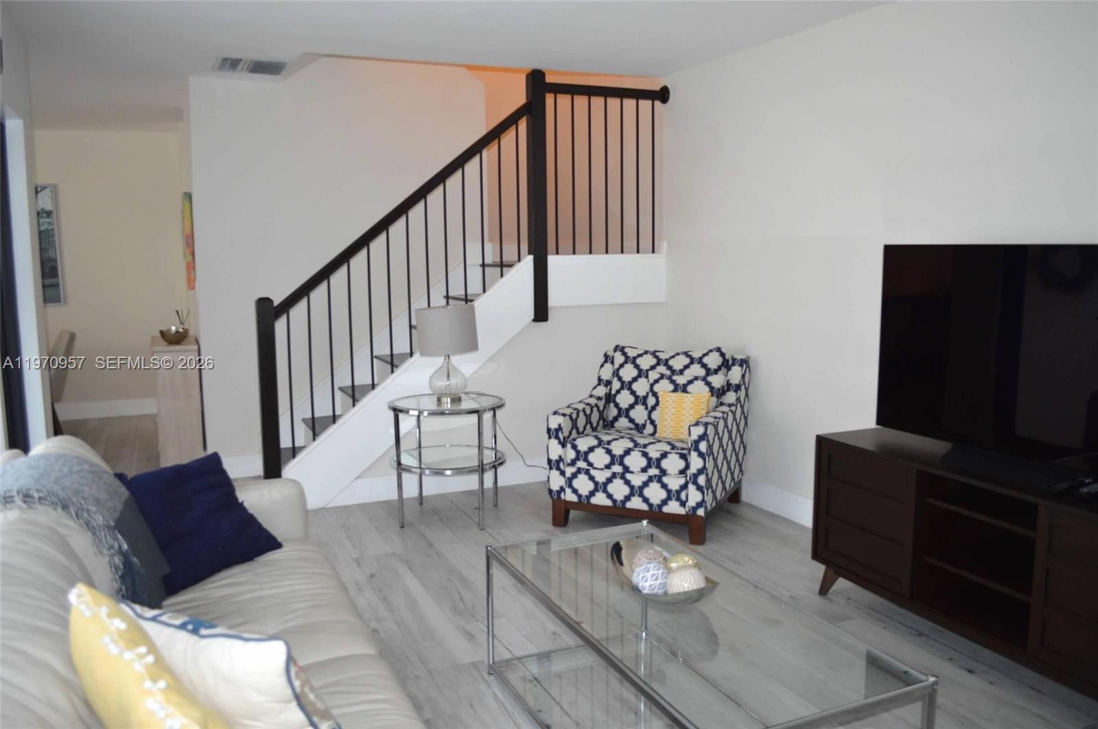 4708 SW 67th Ave # L6