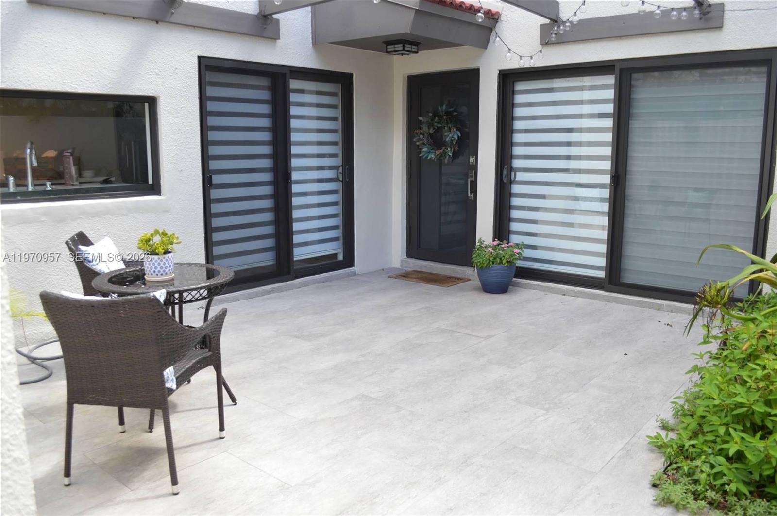 4708 SW 67th Ave # L6