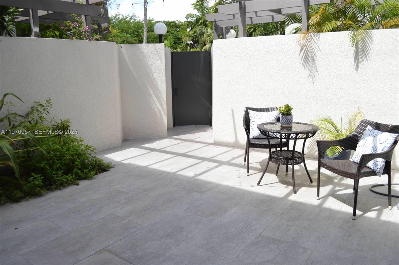 4708 SW 67th Ave # L6