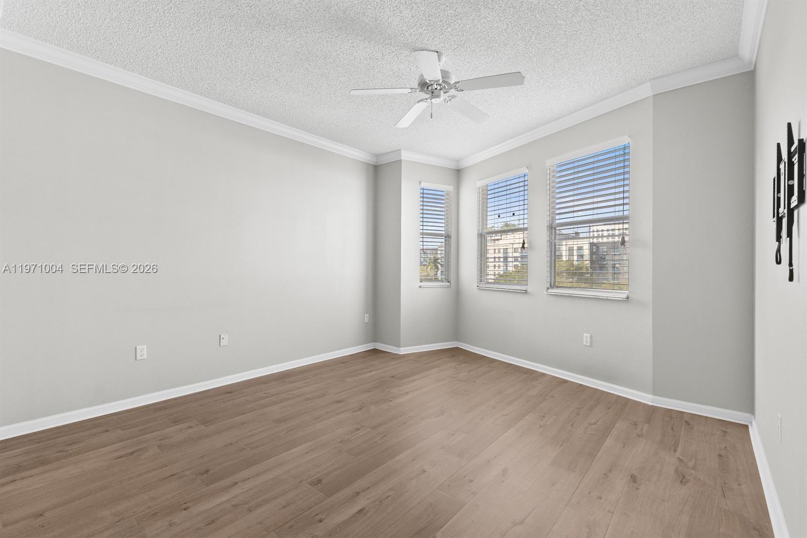 533 NE 3rd Ave # 540