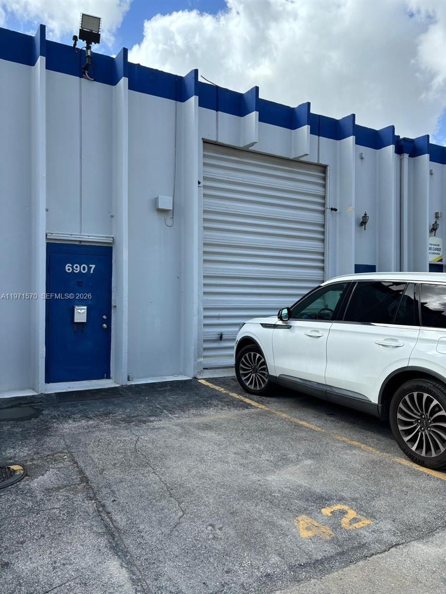 6907 NW 43rd St # 6907