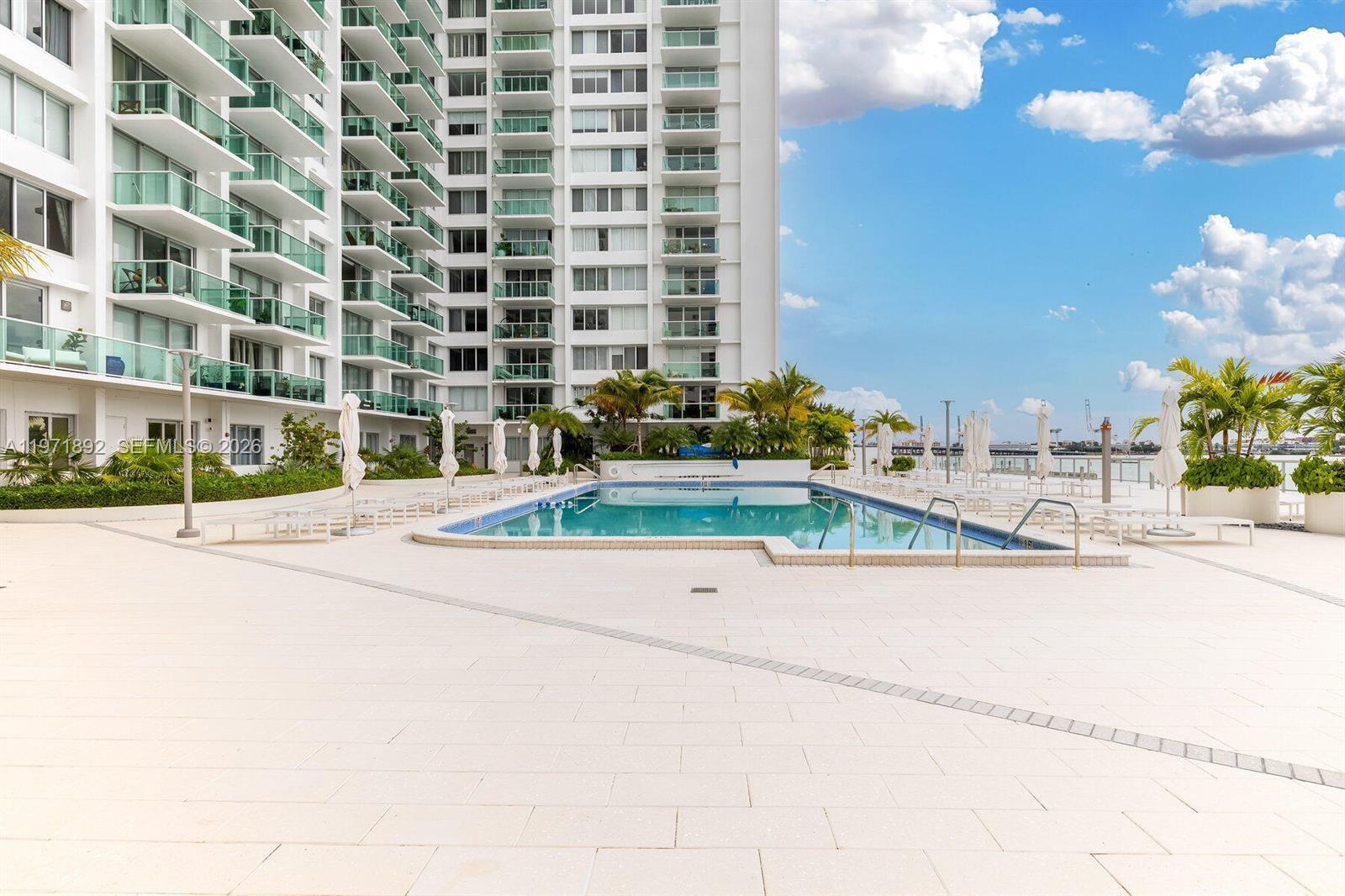 1000 West Ave # 914