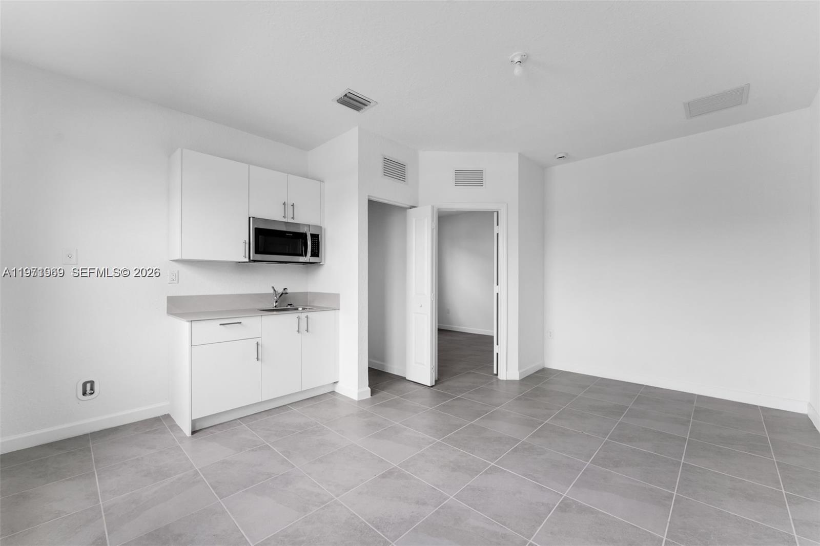 2960 SE 23rd Ave # 1