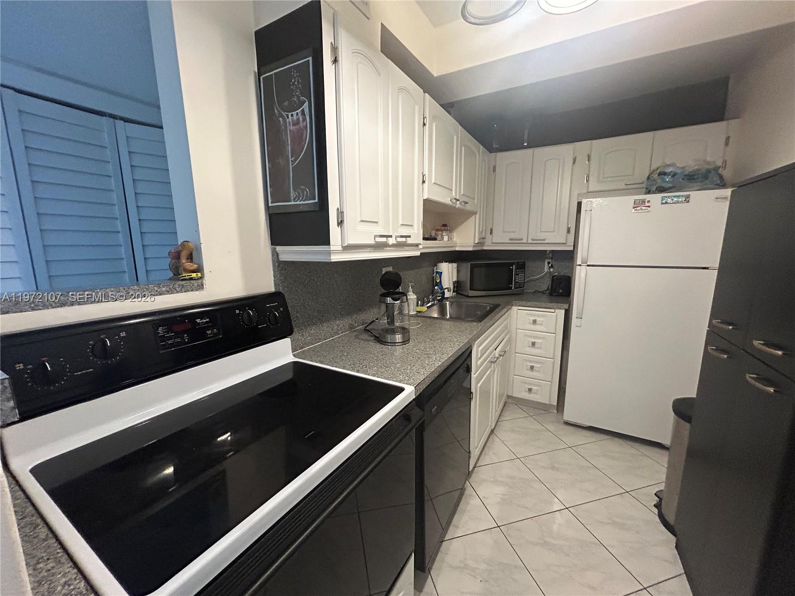 121 Golden Isles Dr # 104