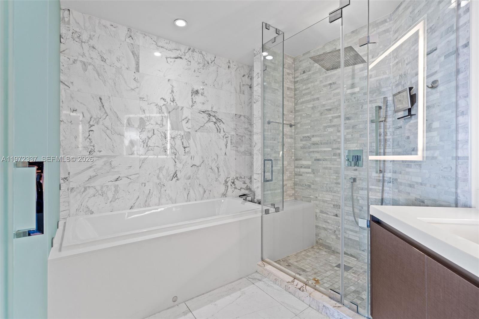 851 NE 1st Ave # 1506