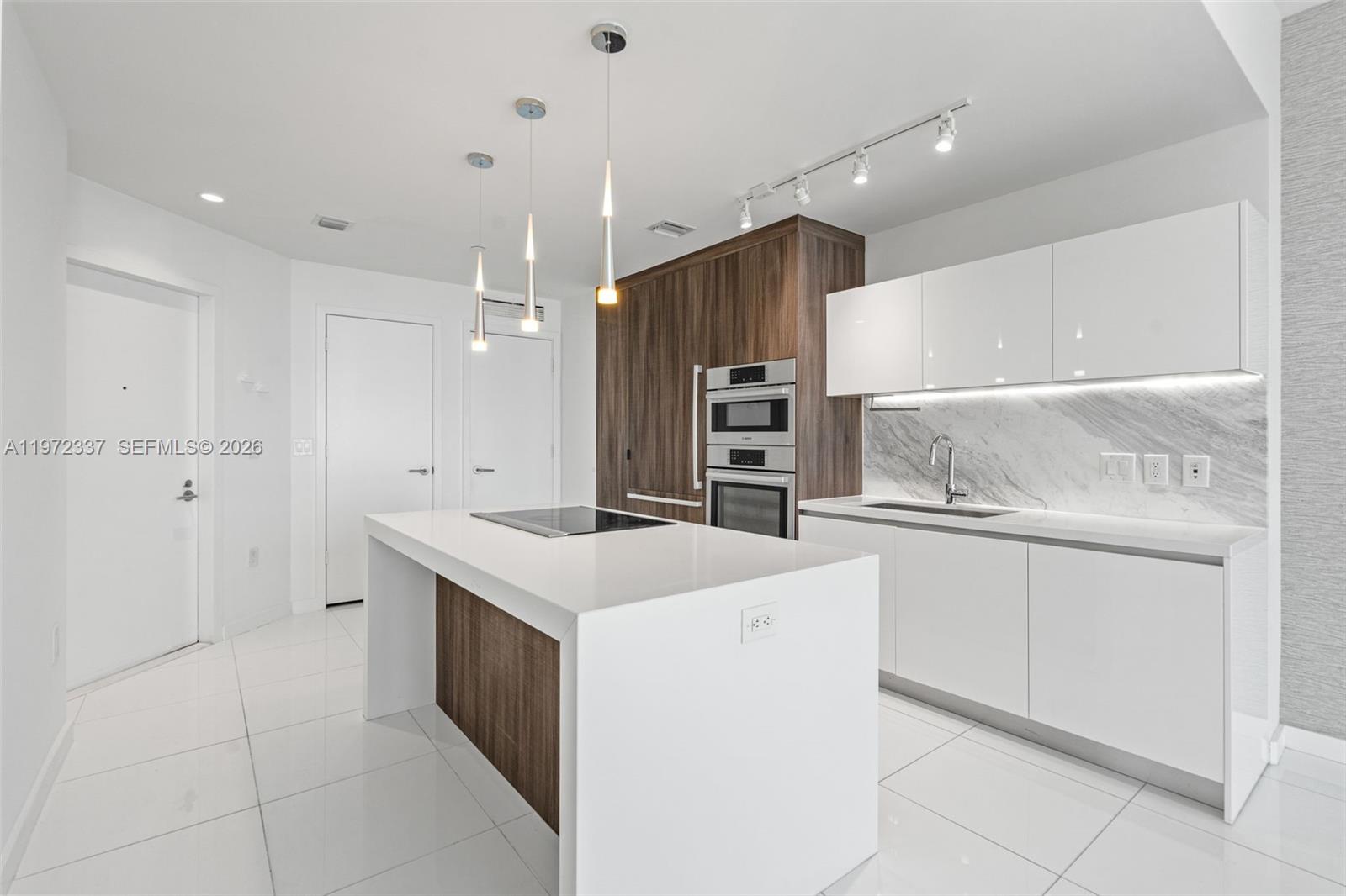 851 NE 1st Ave # 1506