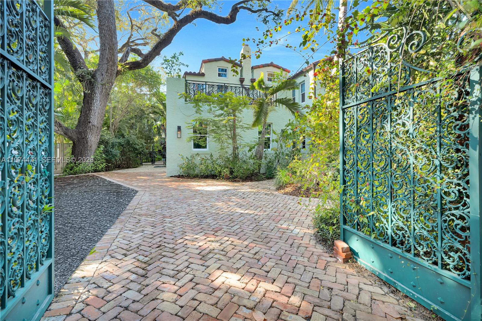 1720 Espanola Dr