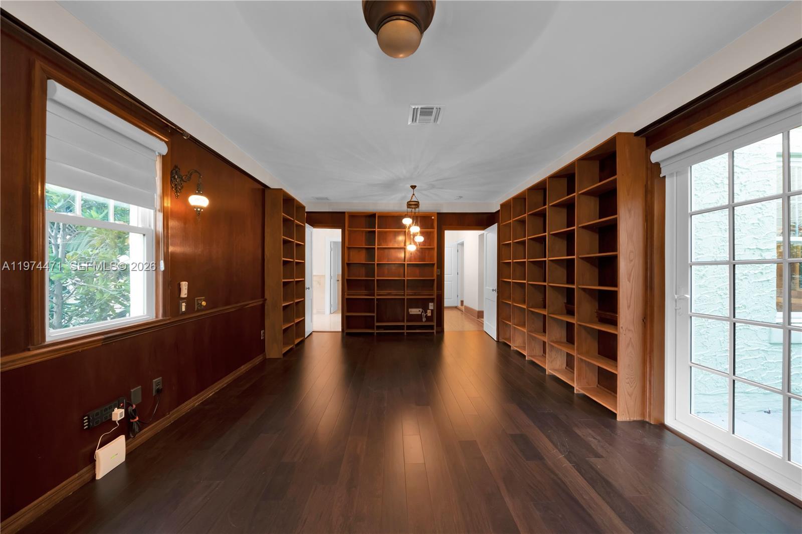 1720 Espanola Dr