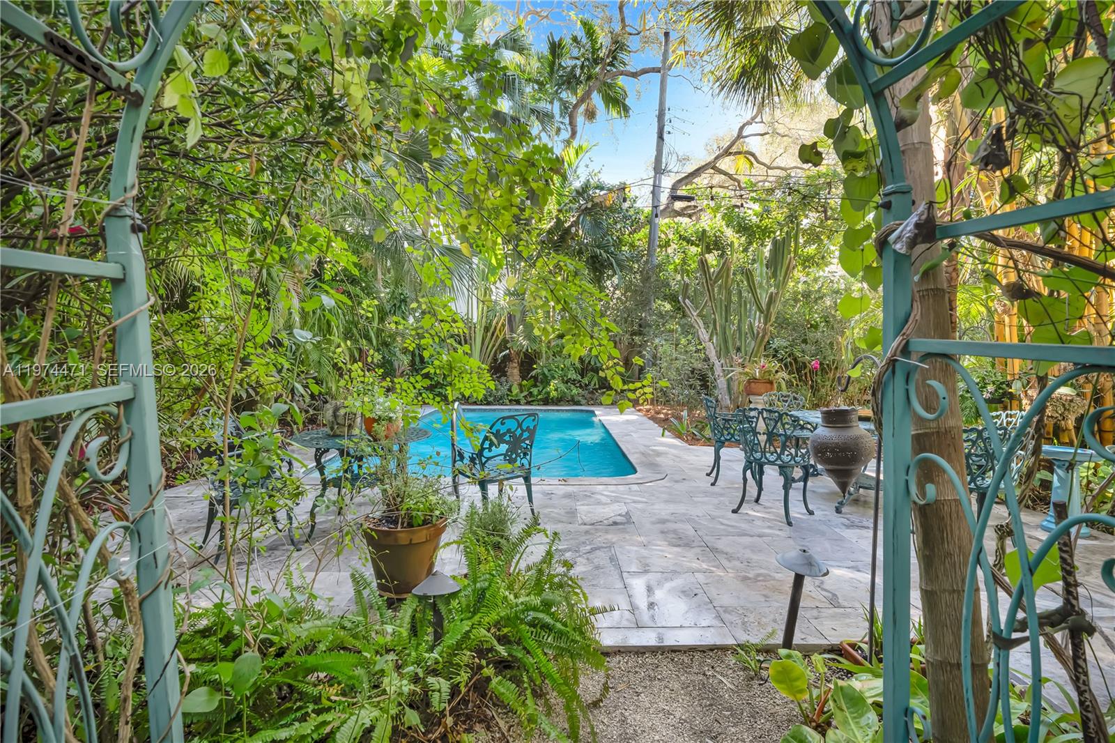 1720 Espanola Dr