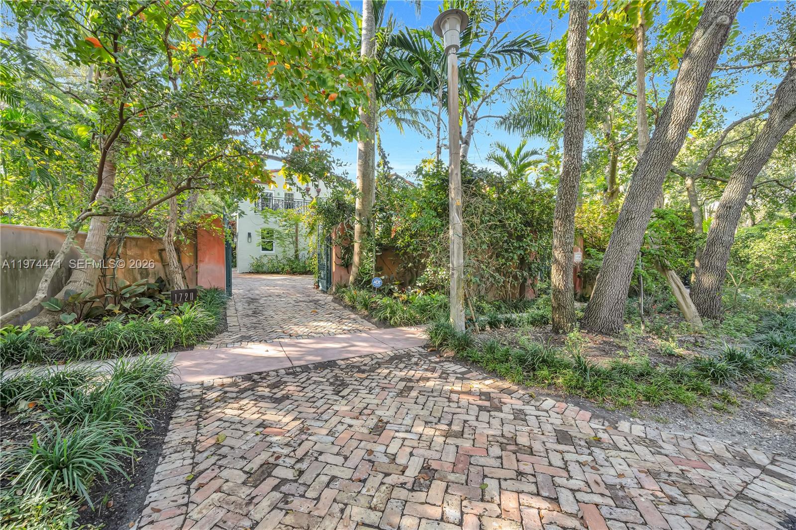 1720 Espanola Dr