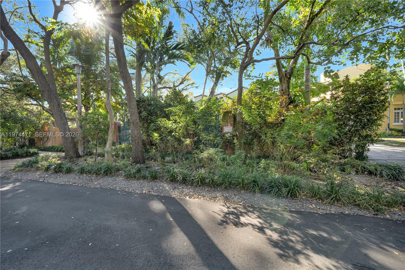 1720 Espanola Dr