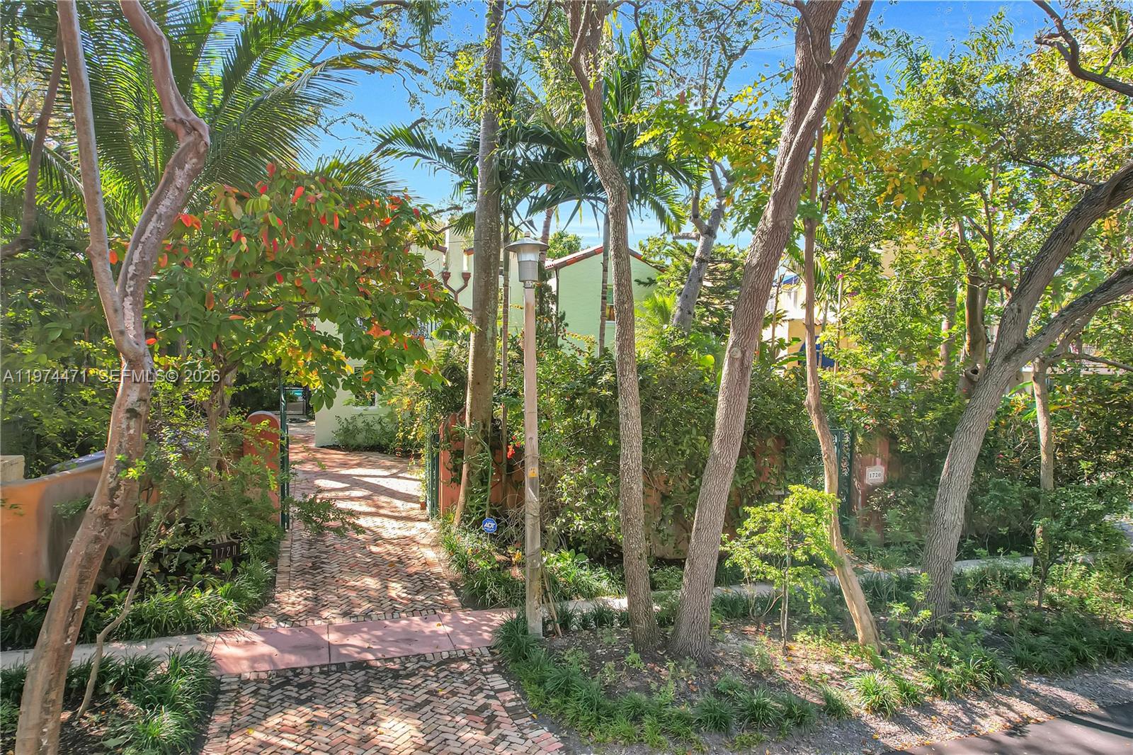 1720 Espanola Dr