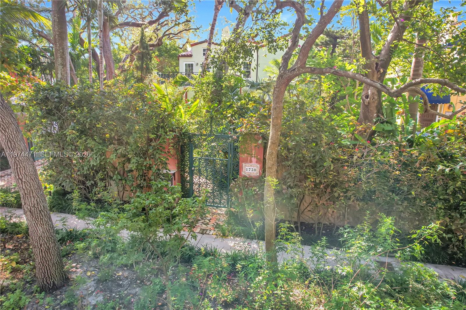 1720 Espanola Dr