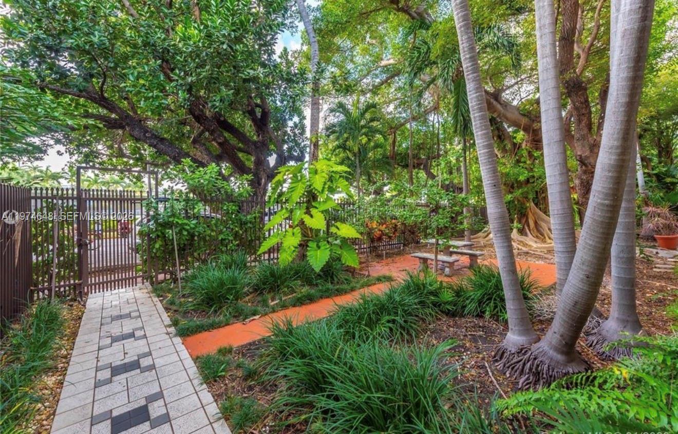 1135 Meridian Ave # 4