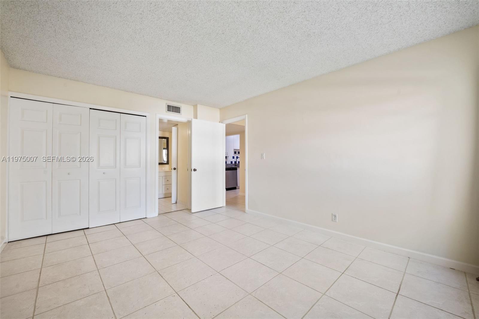 303 Racquet Club Rd # 204