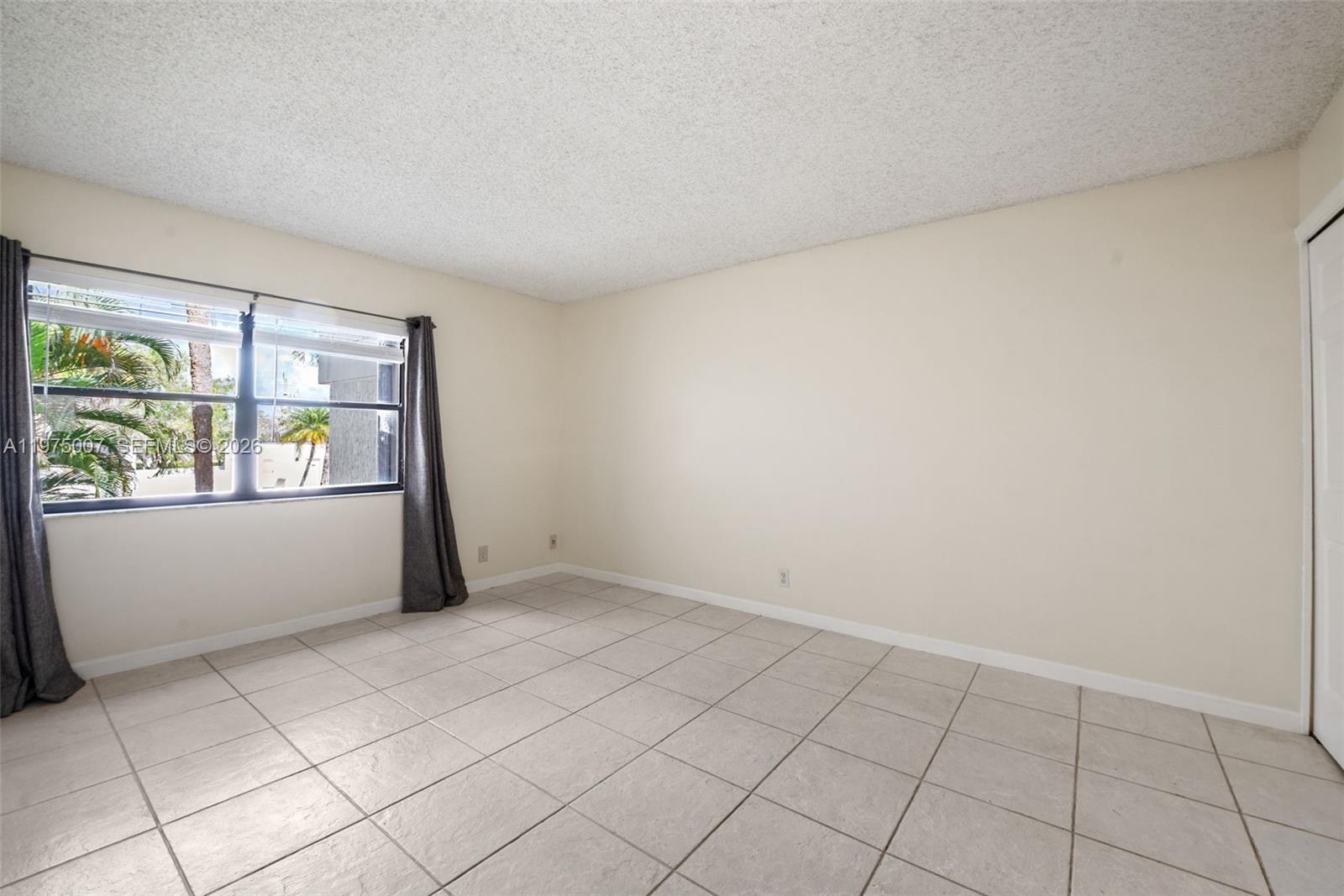 303 Racquet Club Rd # 204