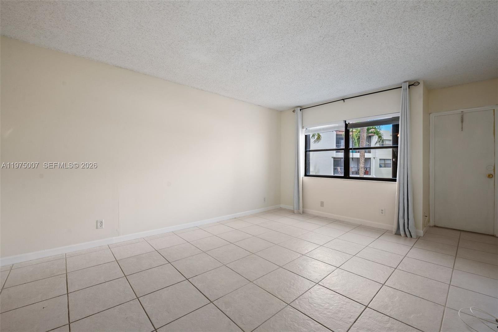 303 Racquet Club Rd # 204