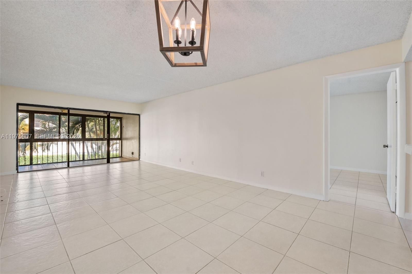 303 Racquet Club Rd # 204